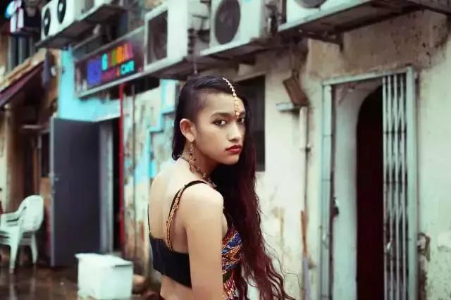 她拍摄了500个女神，组成世界美女地图，没有一张是网红脸