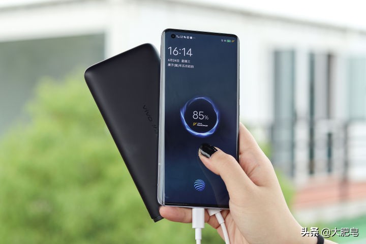 vivoiqoo33w是超级闪充吗,vivoiqoo3支持33w闪充吗