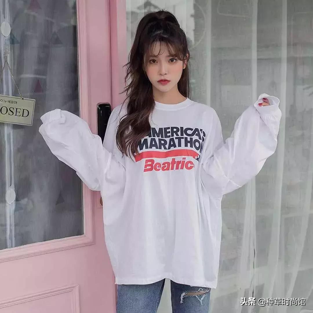 人手一件的卫衣怎么穿才时髦高级,女孩穿什么颜色卫衣洋气