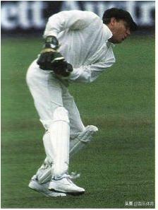 板球守桩员练习视频,板球运动讲解视频