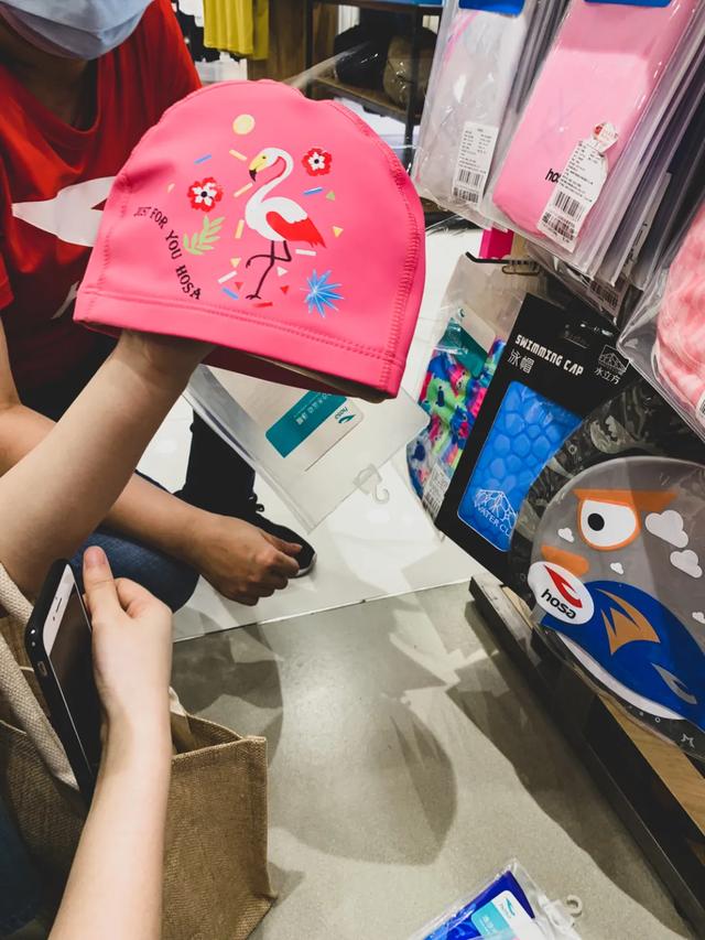 带宝宝游泳用什么泳镜,儿童初学游泳需要买泳帽吗