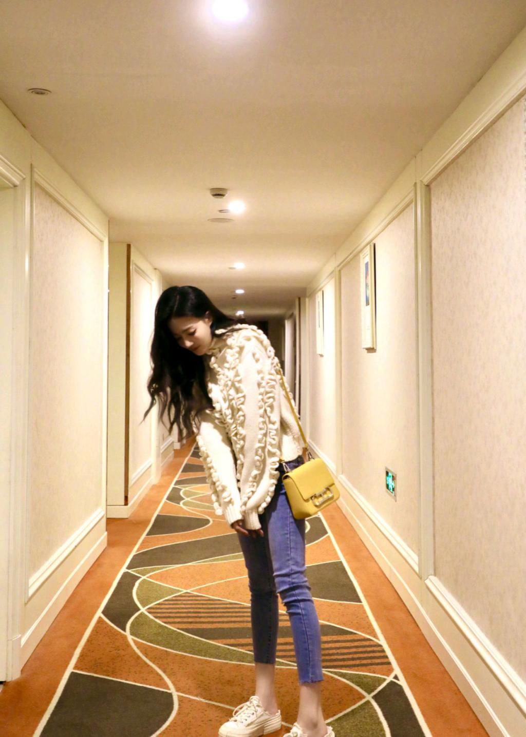 外套内搭什么衣服好看,金晨同款兔毛衣怎么搭