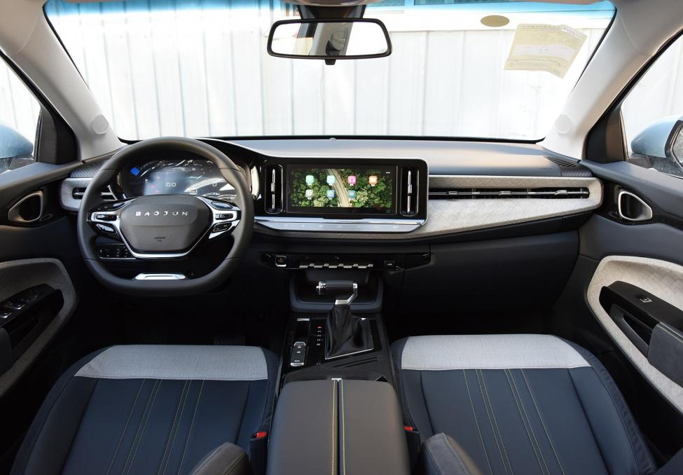 油耗不到3毛5售价不足7万,车长超4.7米起售价不到8万元