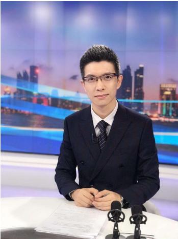 朱广权放飞心情看美景,朱广权放飞自我