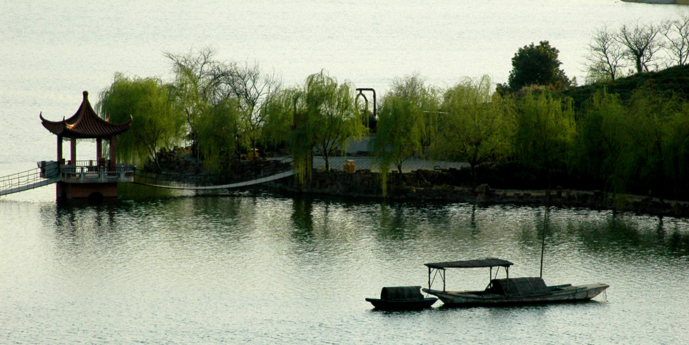 天目湖御水温泉户外泡池,峡谷深处的纯天然户外生态温泉