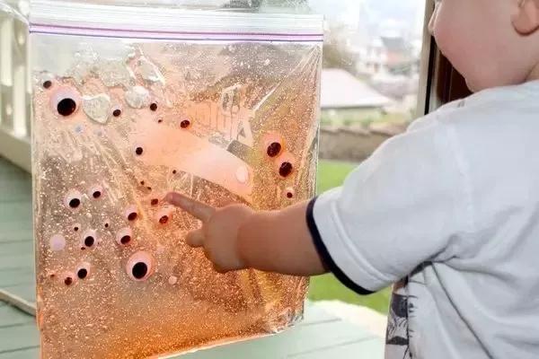 大人室内游戏大全活跃气氛坐着玩,超简单的室内小游戏