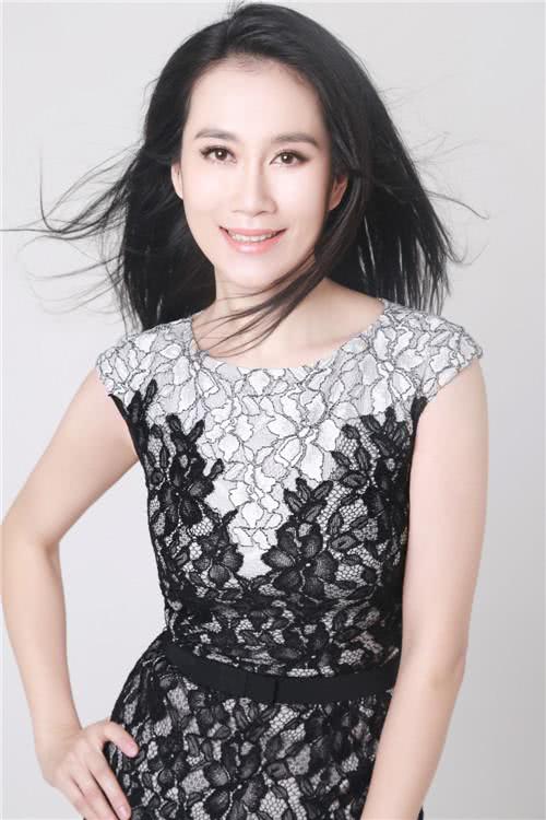 温峥嵘连身裙图片,温峥嵘连衣裙