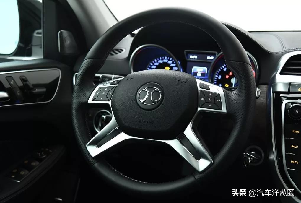 国产车终于崛起?全新越野车上市,配奔驰发动机,比牧马人还硬气