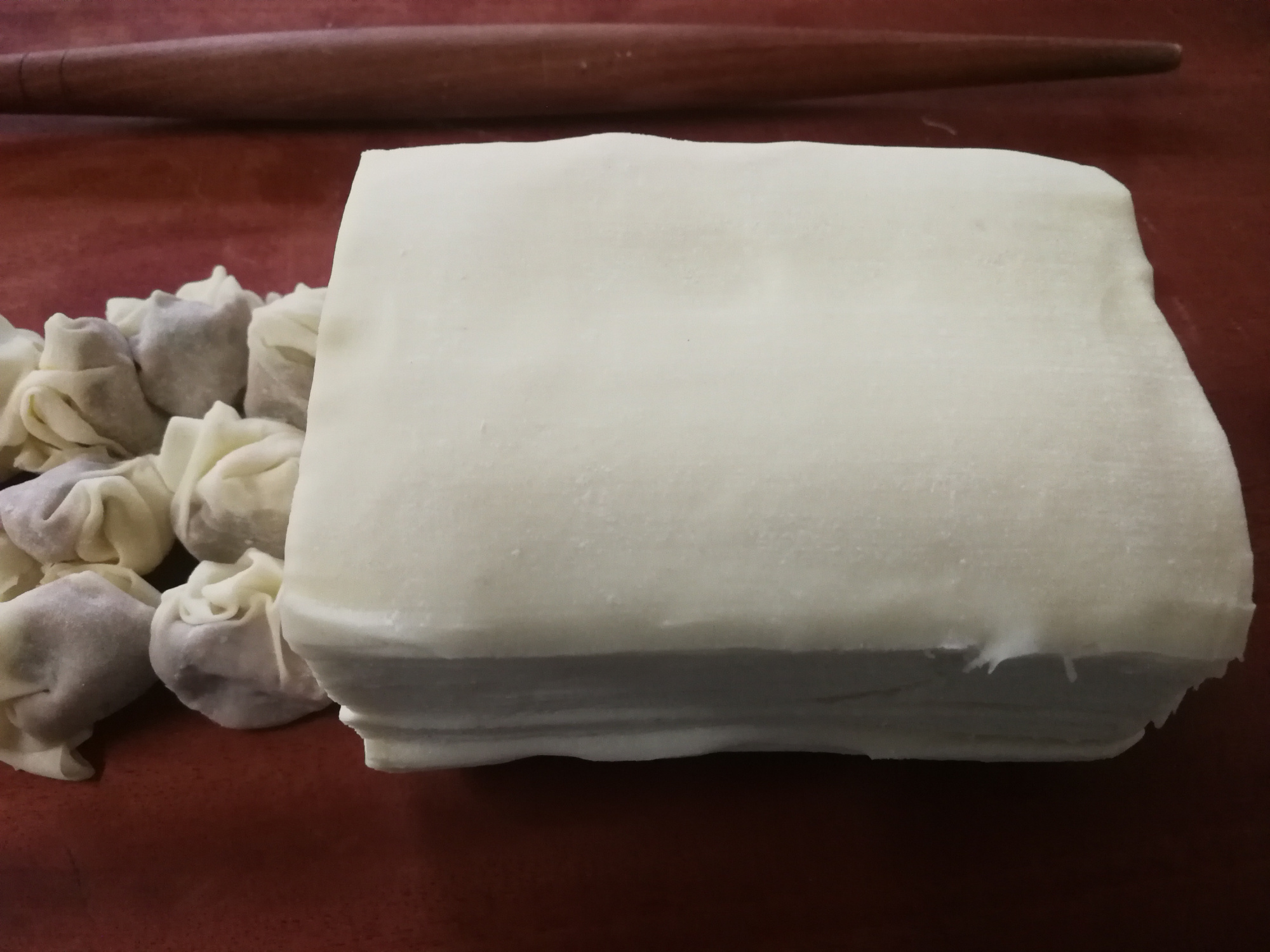 包好的馄饨防止粘连加什么粉,做馄饨皮为什么不能放蛋黄