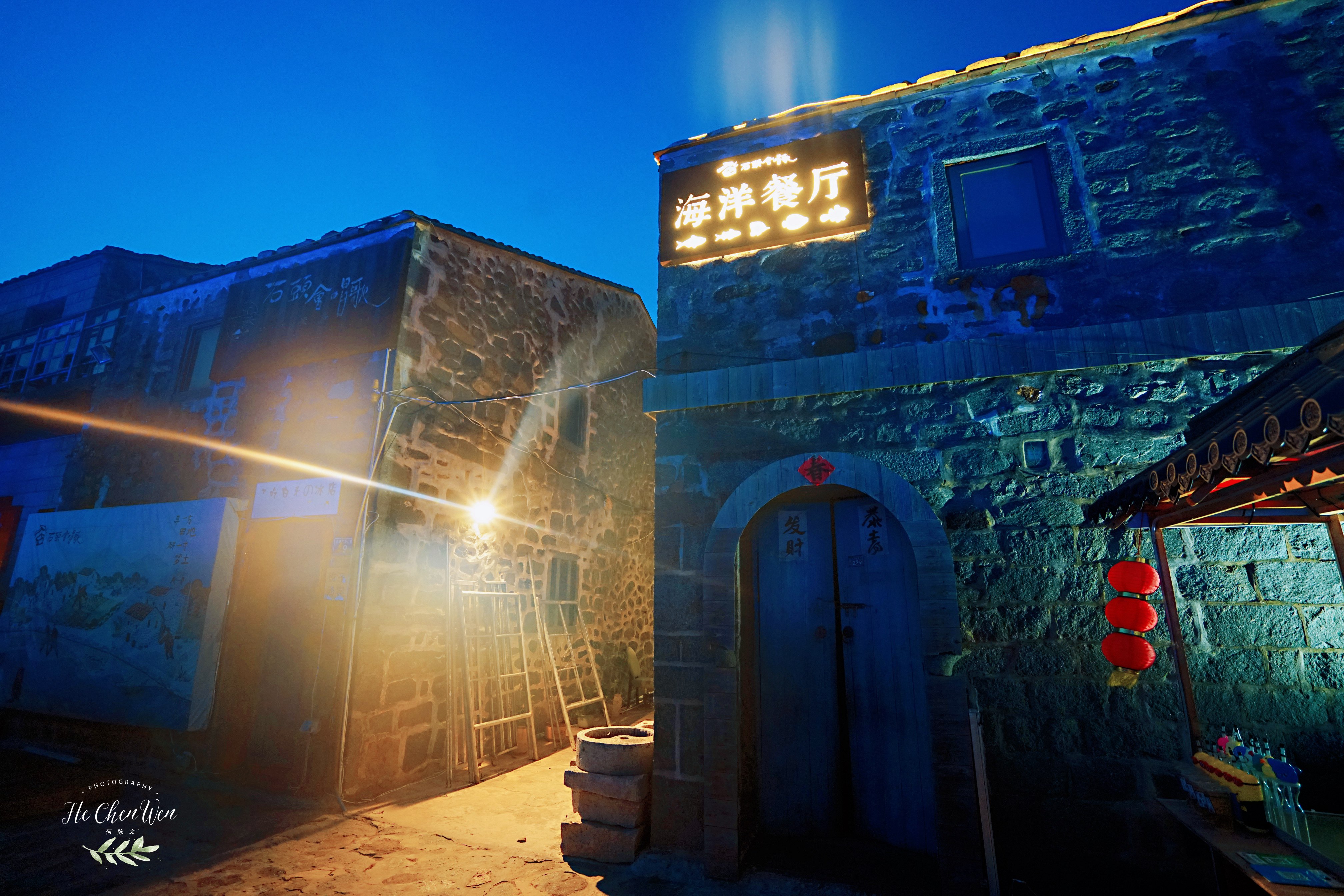 平潭的小渔村，藏着一家会唱歌的民宿，面朝大海，春暖花开