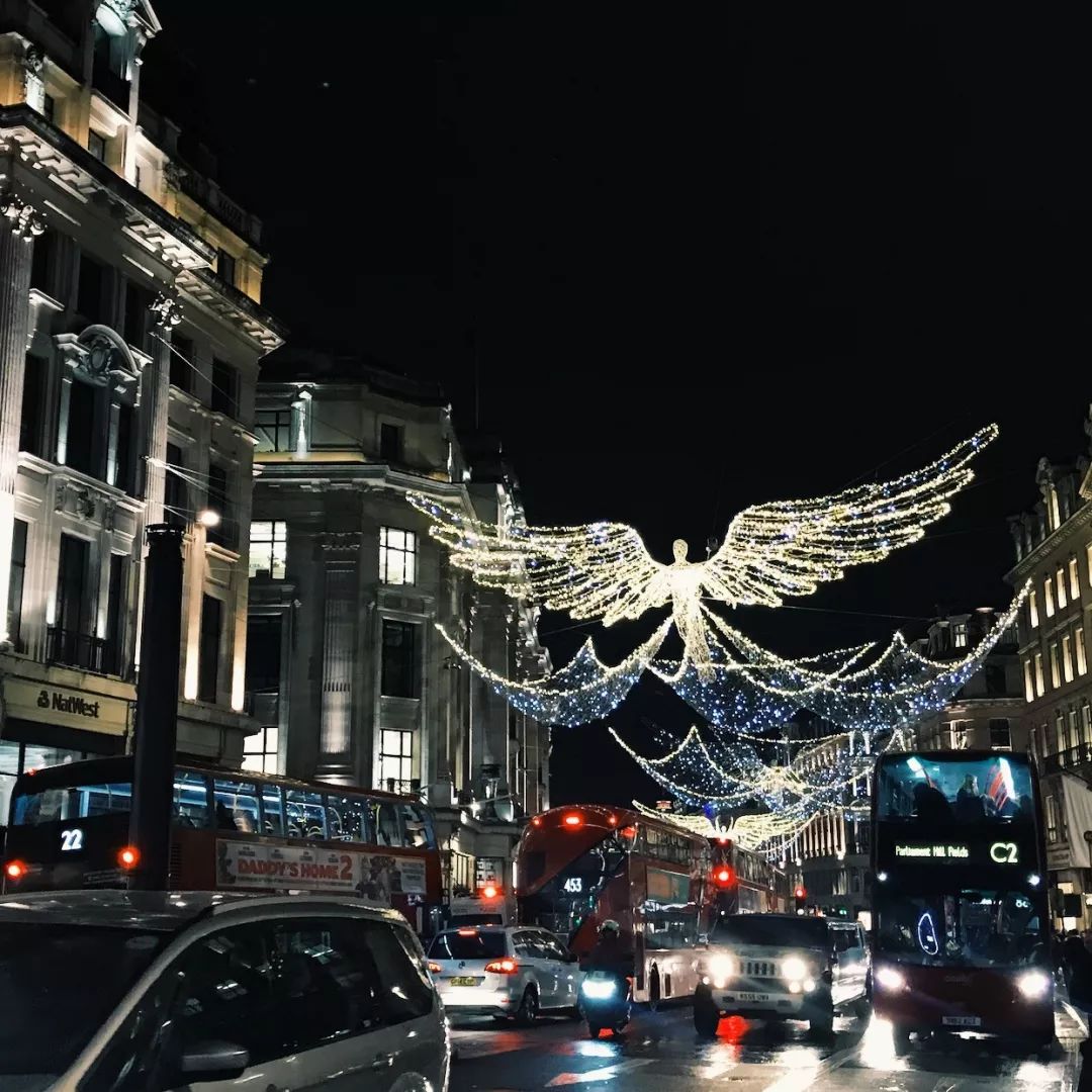 鍦ㄧ編鏈鏍″嵈涓嶅缇庢湳,浼﹁壓涓婂