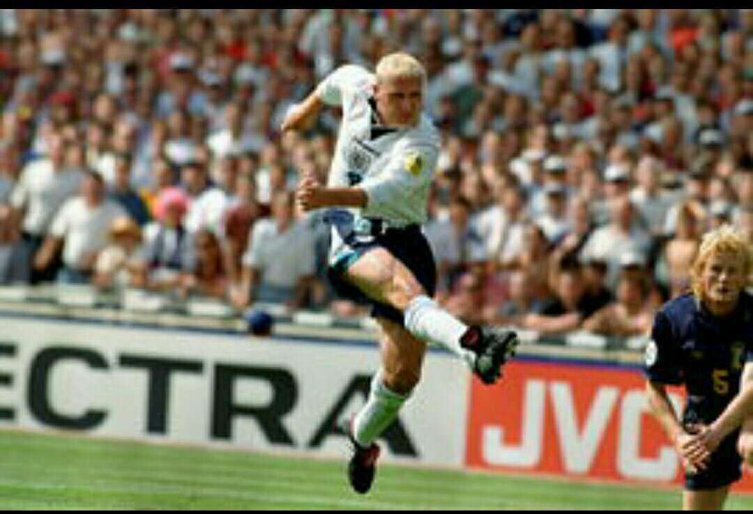 英格兰最年轻的足球天才,英国天才足球运动员