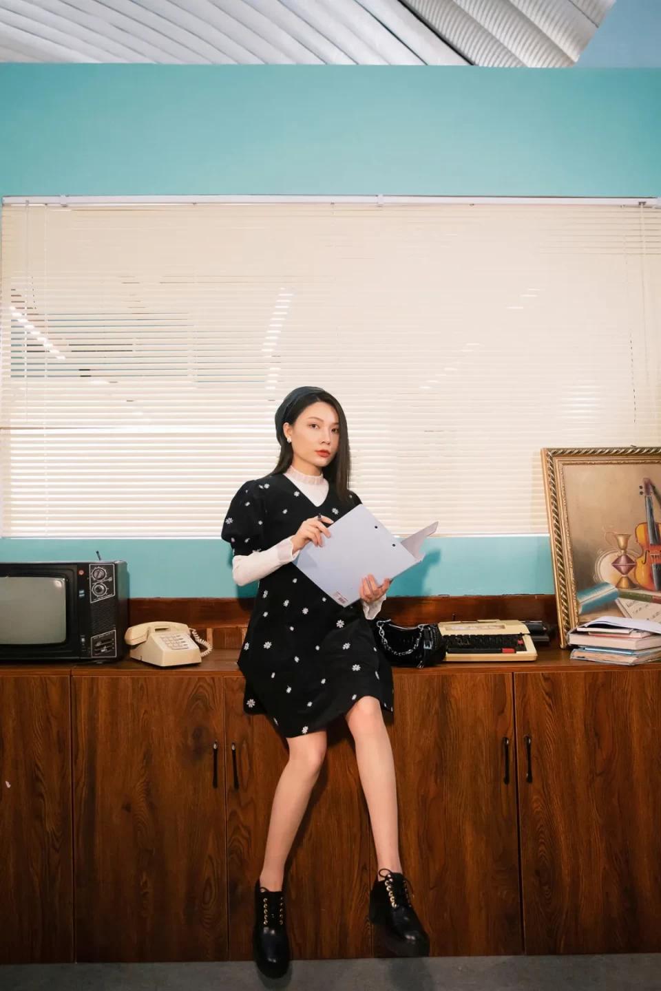 iu同款又平价的衣服,iu同款卫衣韩都衣舍