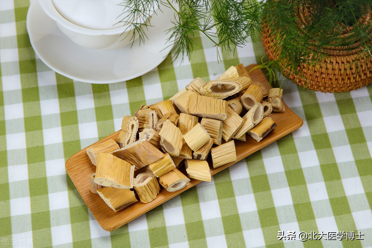 夏天月经量少/提前，医生用二至知柏地黄汤治82名好66名咋做到？