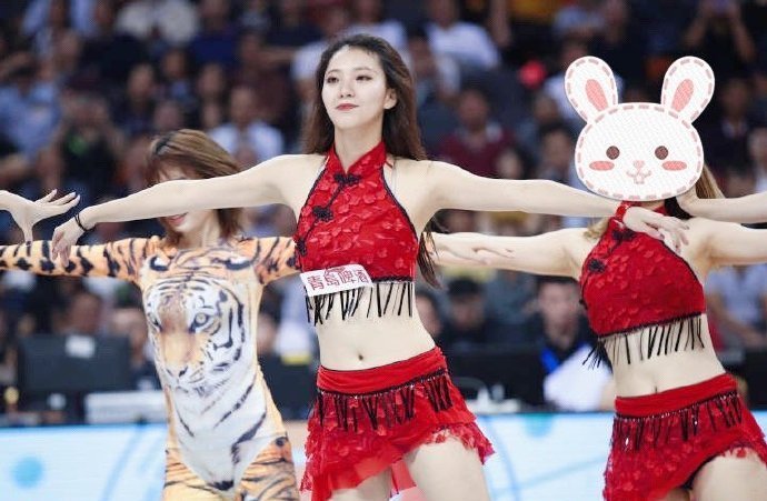 广东队篮球宝贝队长,90年代广东篮球拉拉队队长