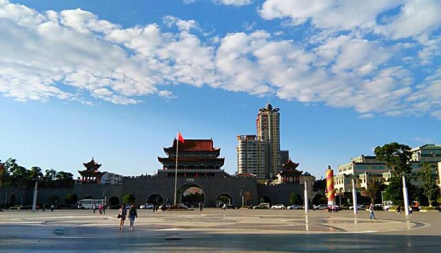 曲靖市200亿以上投资项目,曲靖新开项目清单