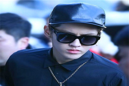 奶奶也许不懂得什么纸尿裤、牛仔裤，但是她一定懂得怎么爱你！