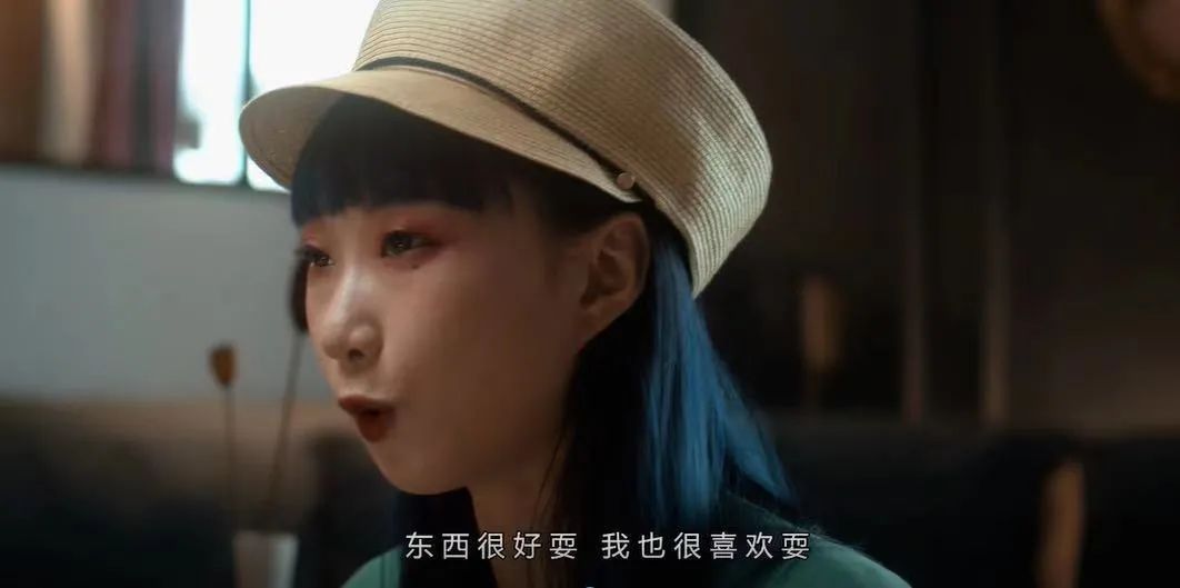 28岁成都女孩180㎡豪宅爆红！砸100W做1室3个衣帽间：壕无人性