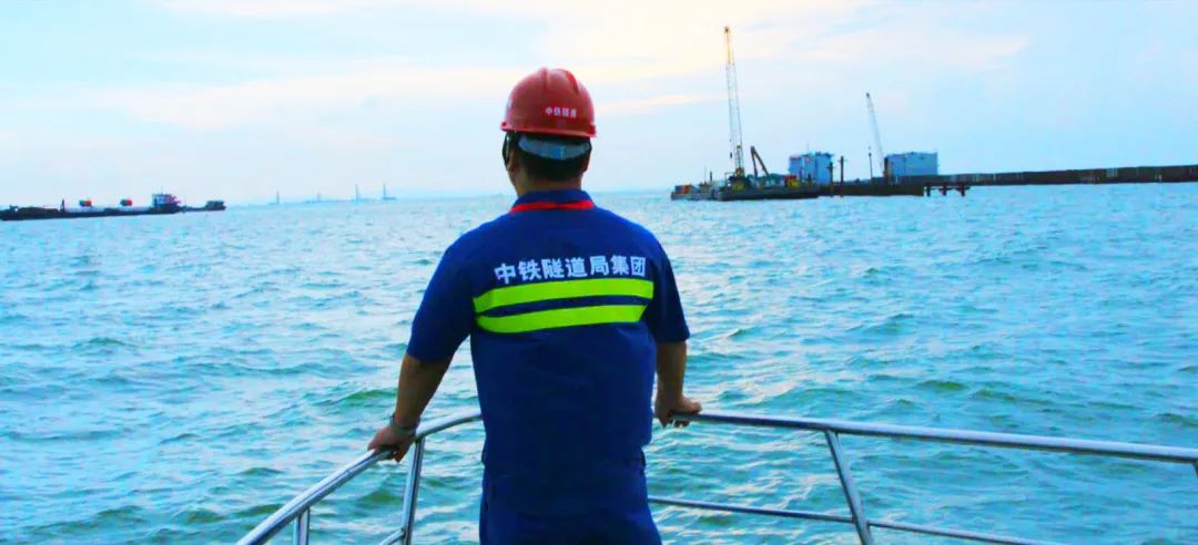 不朽的4501，奋进的中铁隧道局！我把一生热爱刻进山海