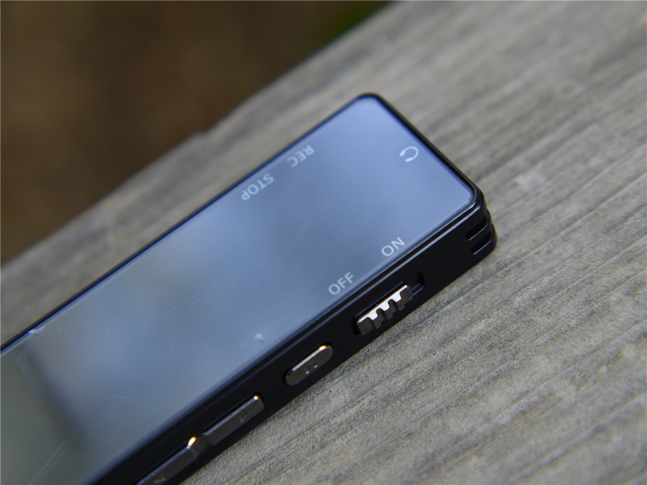 爱国者6811数码录音笔如何听mp3,爱国者r6811录音笔简评不足200元