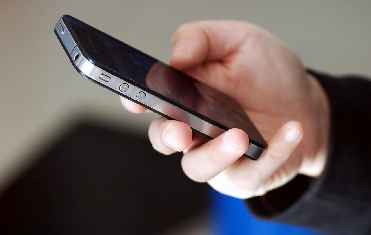 手机飞行模式没打开显示要关闭,为什么手机一直保留飞行模式