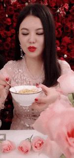 为什么李湘能有那么多钱啊,李湘平价化妆品