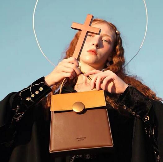 最实用时尚的女包,大牌时尚女包穿搭