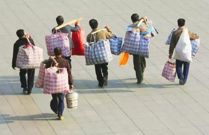 香奈儿包包五千左右,香奈儿lv土到爆