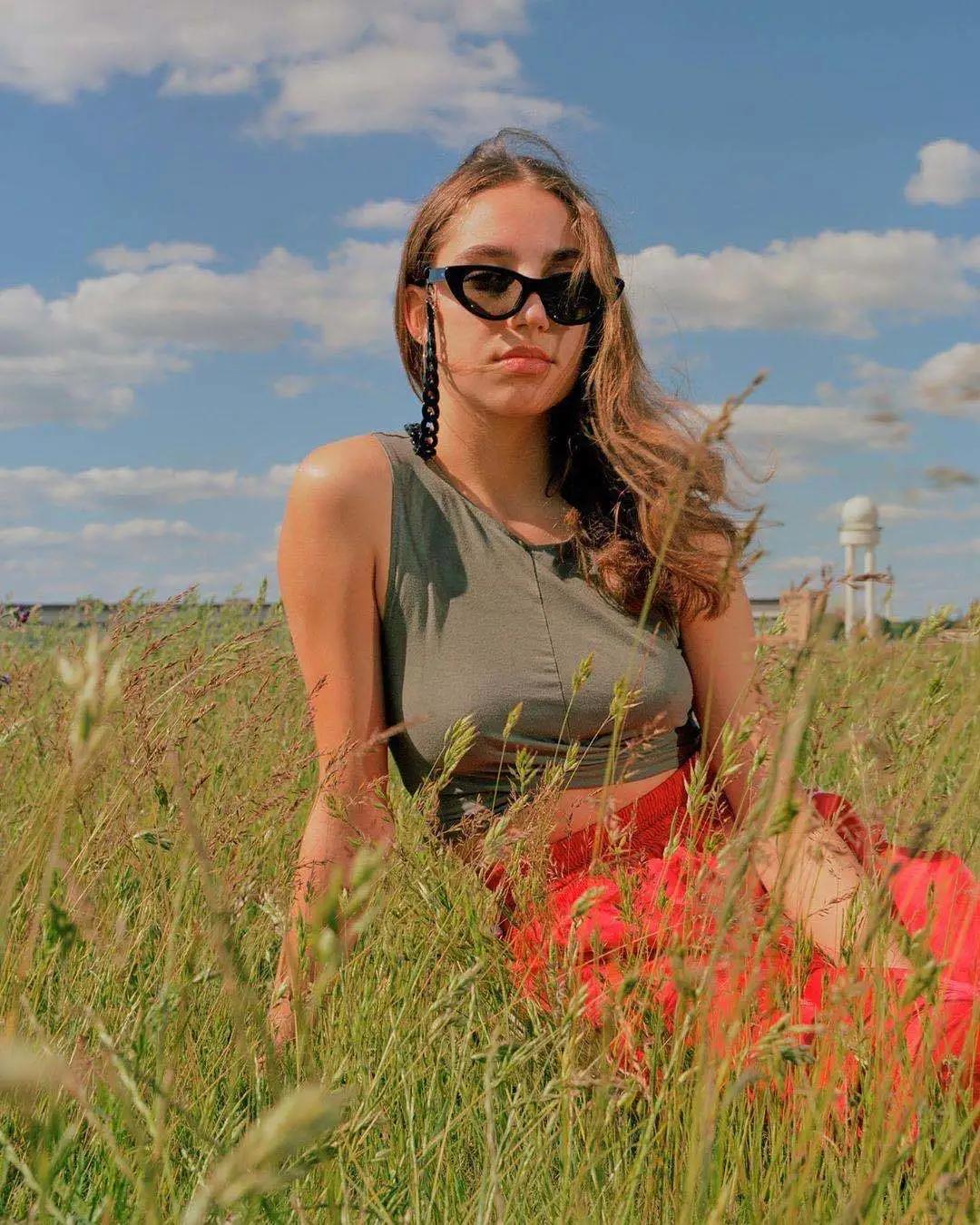 墨镜一戴谁都不爱时尚墨镜,推荐一款适合秋冬戴的墨镜