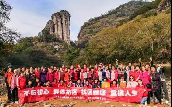 “抱团式抗癌”17年，让他和数百名癌友重获新生