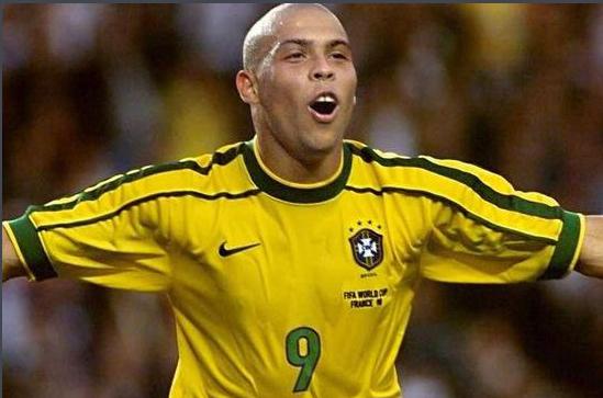 外星人罗纳尔多现在照片,外星人罗纳尔多传球