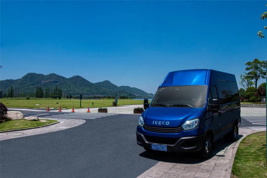 依维柯欧胜市区驾驶感受,依维柯欧胜3.0t房车车主使用感受