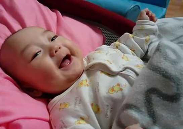 宝宝有这4种表现，说明脾胃很好！不用担心消化不良爱生病