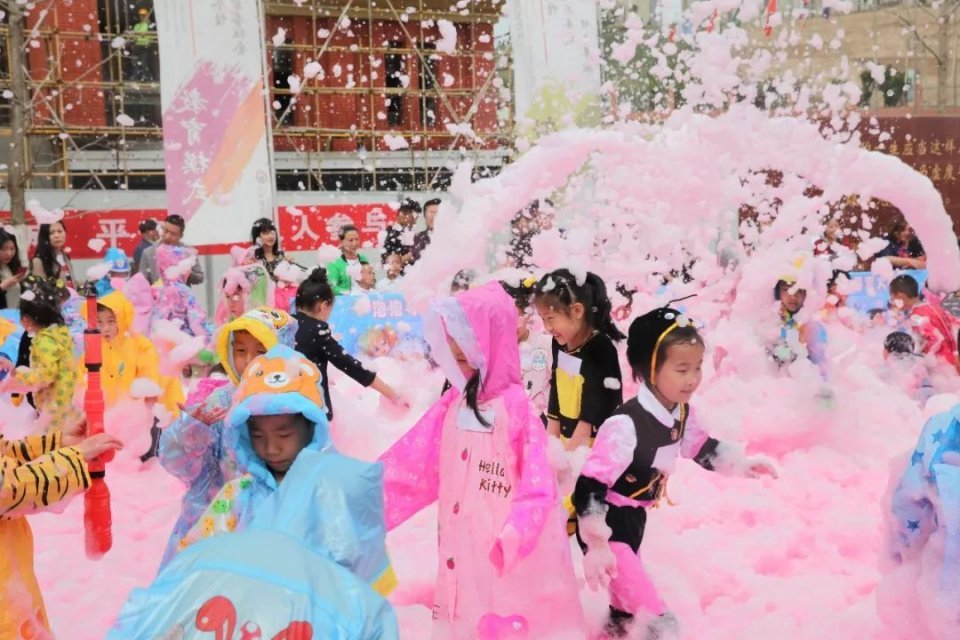 与你童乐优惠团购,兰州碧桂园学校国庆演出