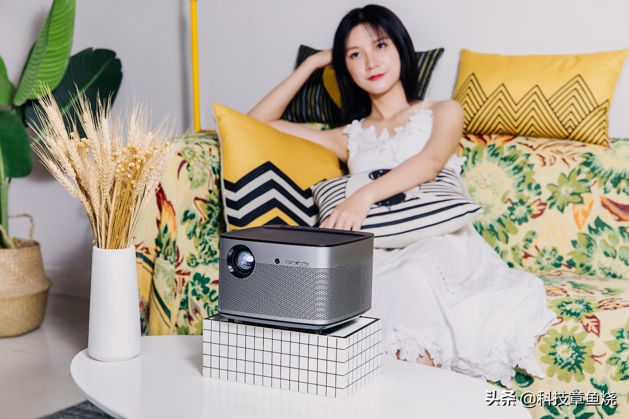 小仙女教你在家轻松搭建私人影院