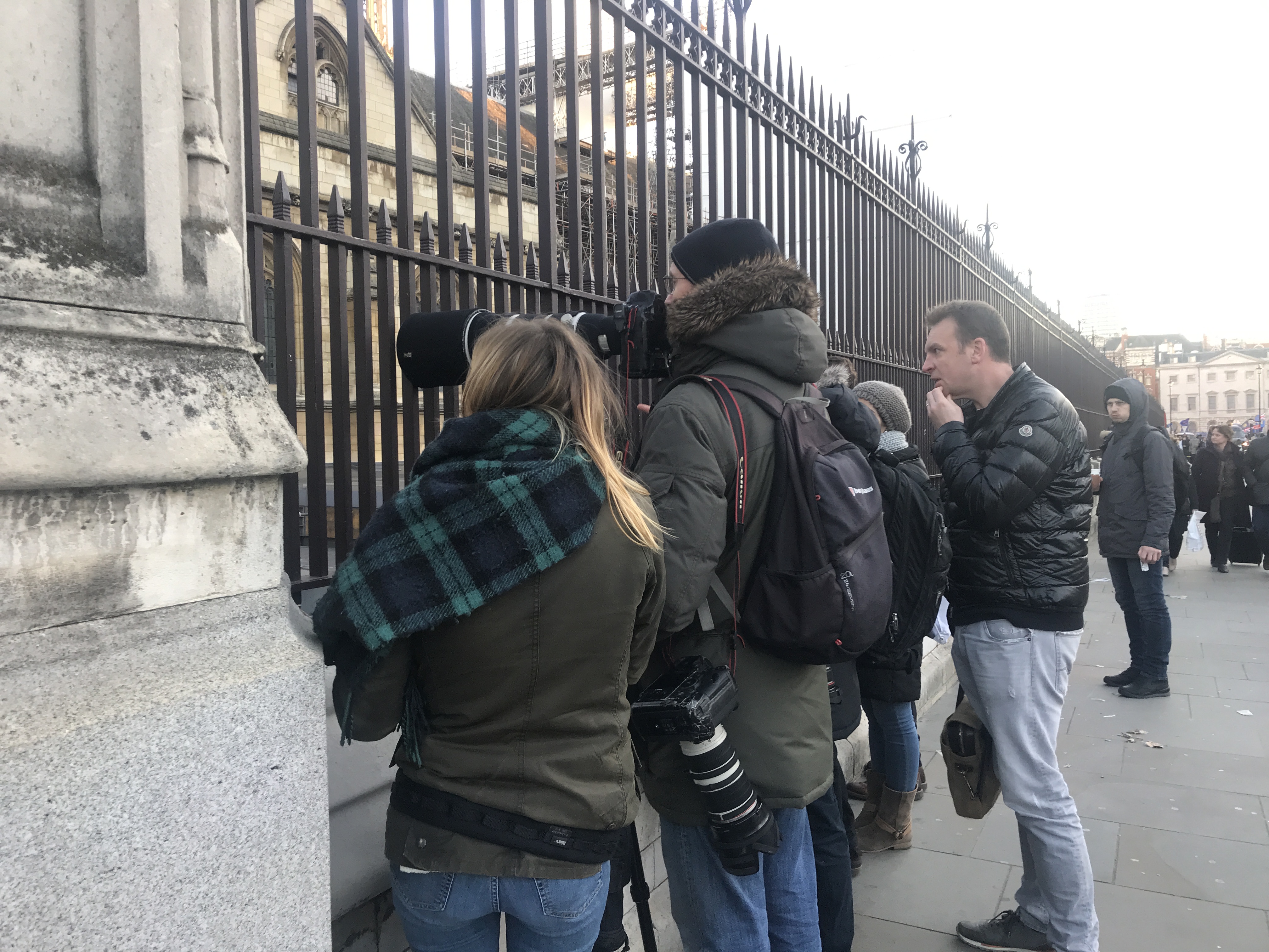 百万叛变的脱欧连载——不信任投票！特蕾莎梅又逃过一劫