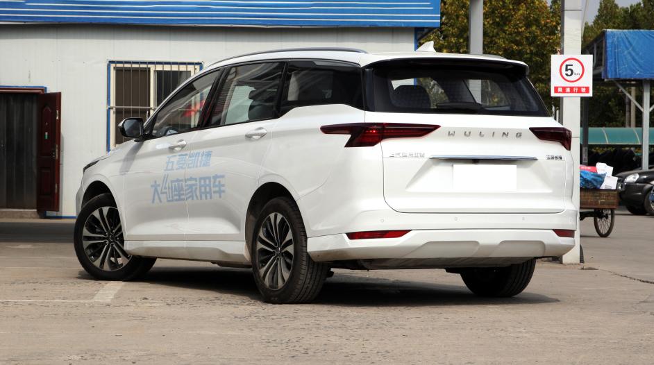 空间大性价比高的车40万,空间大能拉货还便宜的车五万