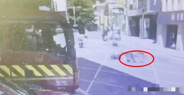 五月天阿信大摆锤事件,五月天阿信深夜发长文报平安