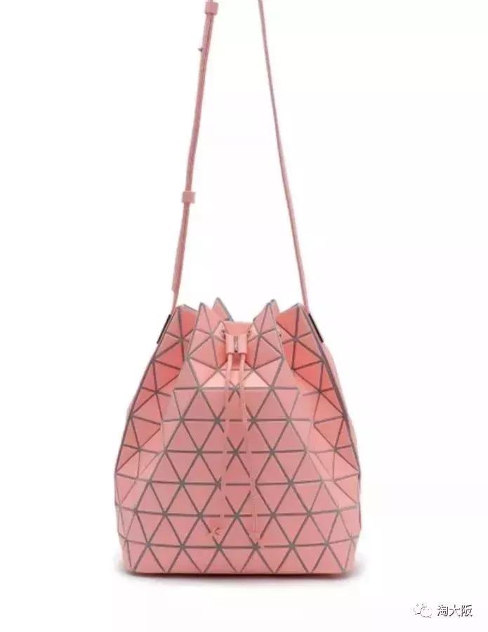 三宅一生baobao发布会,三宅一生钻石包樱花粉