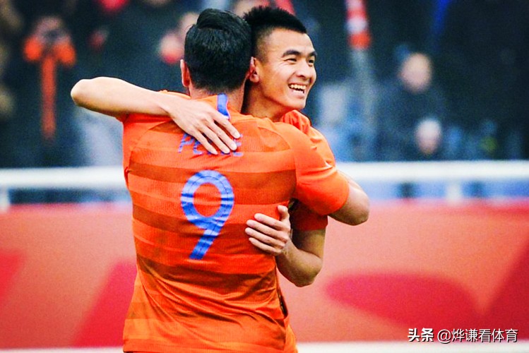 可惜！昔日“国足飞翼”进入职业生涯瓶颈期，技术单一，泯如众人