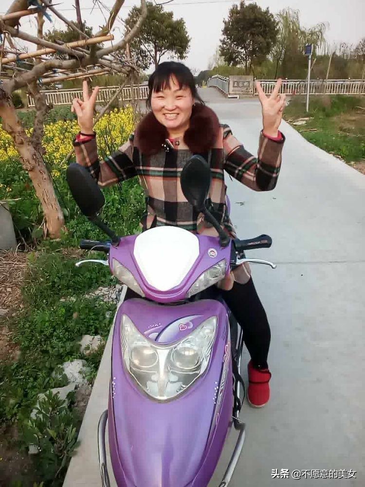 可爱的少妇自拍越来越丰满越来越成熟了