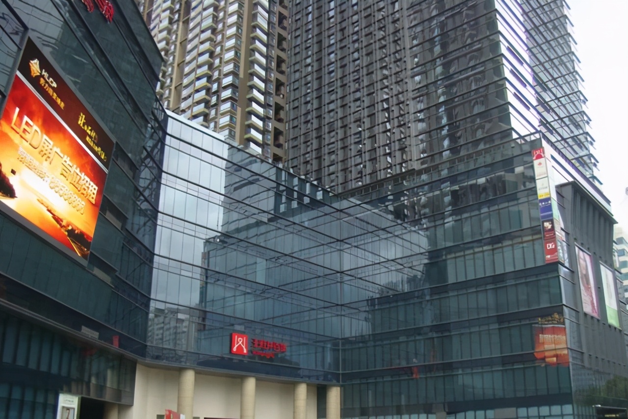 在疫情冲击下全国多地“知名商场”频现倒闭潮？