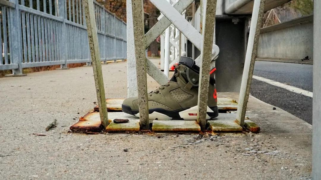 吹水鸭先知|海淘血泪史：下单超限量球鞋，到货竟变成了OW拖鞋