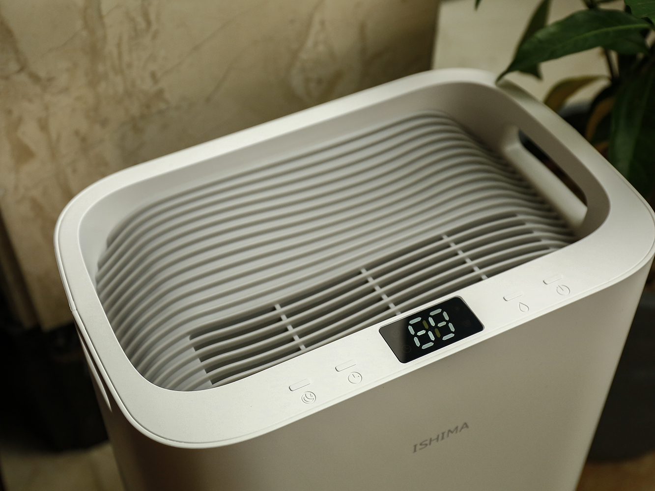 在这难受的黄梅天里，拥有伊岛*湿机除**是一种幸福