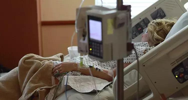 子宫出租实录：能站着挣钱，就别躺着