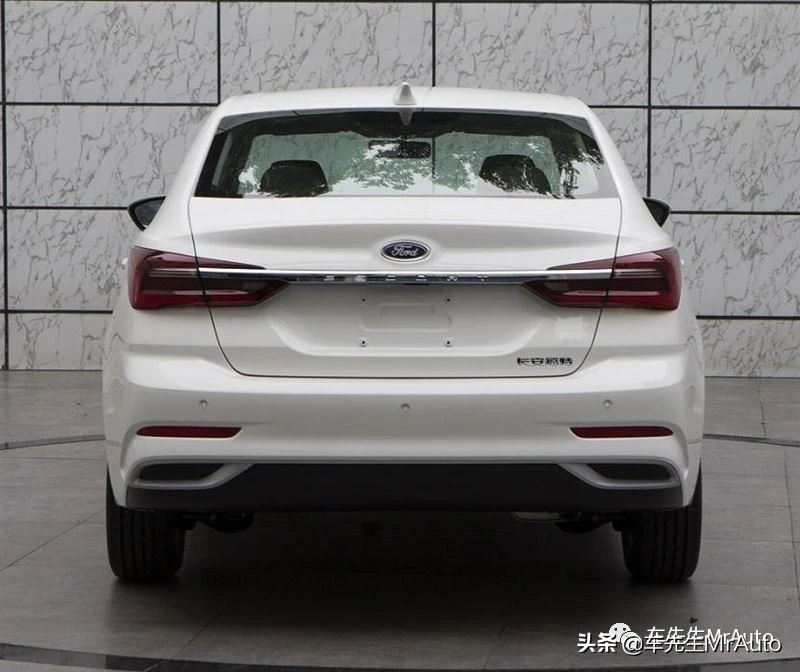 新一代福特福睿斯六方位看车,21款福特新福睿斯全面评测