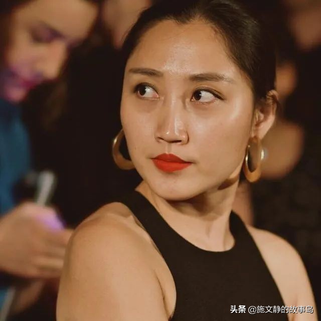 就是这么敢！中国女生徐迦南在巴黎出道用法语演戏和做导演