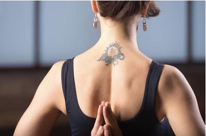 背部肉太厚教你2个动作快速瘦背,后背赘肉的瘦背训练