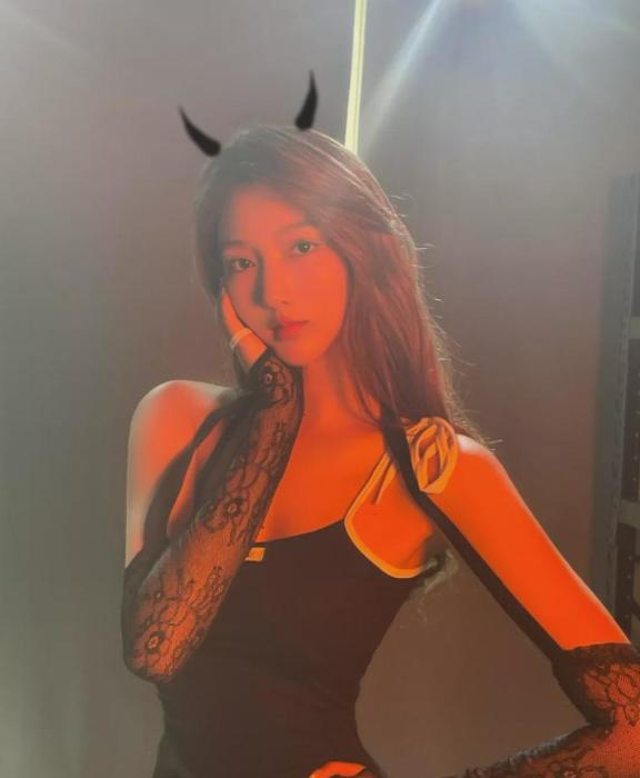 吴亦凡回应“渣男”谣言,顺带推广新歌,都美竹自曝手头还有料