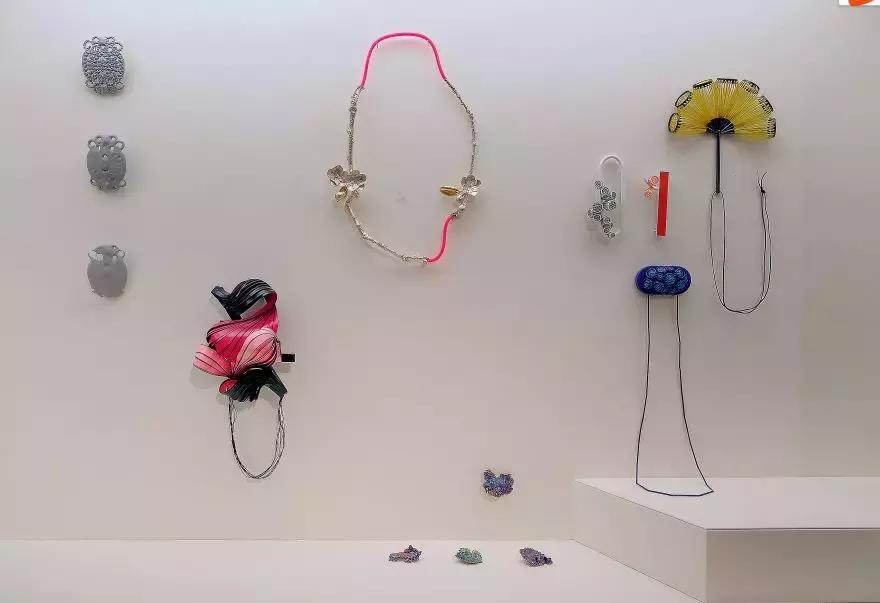 首饰，用小体量评述大世界